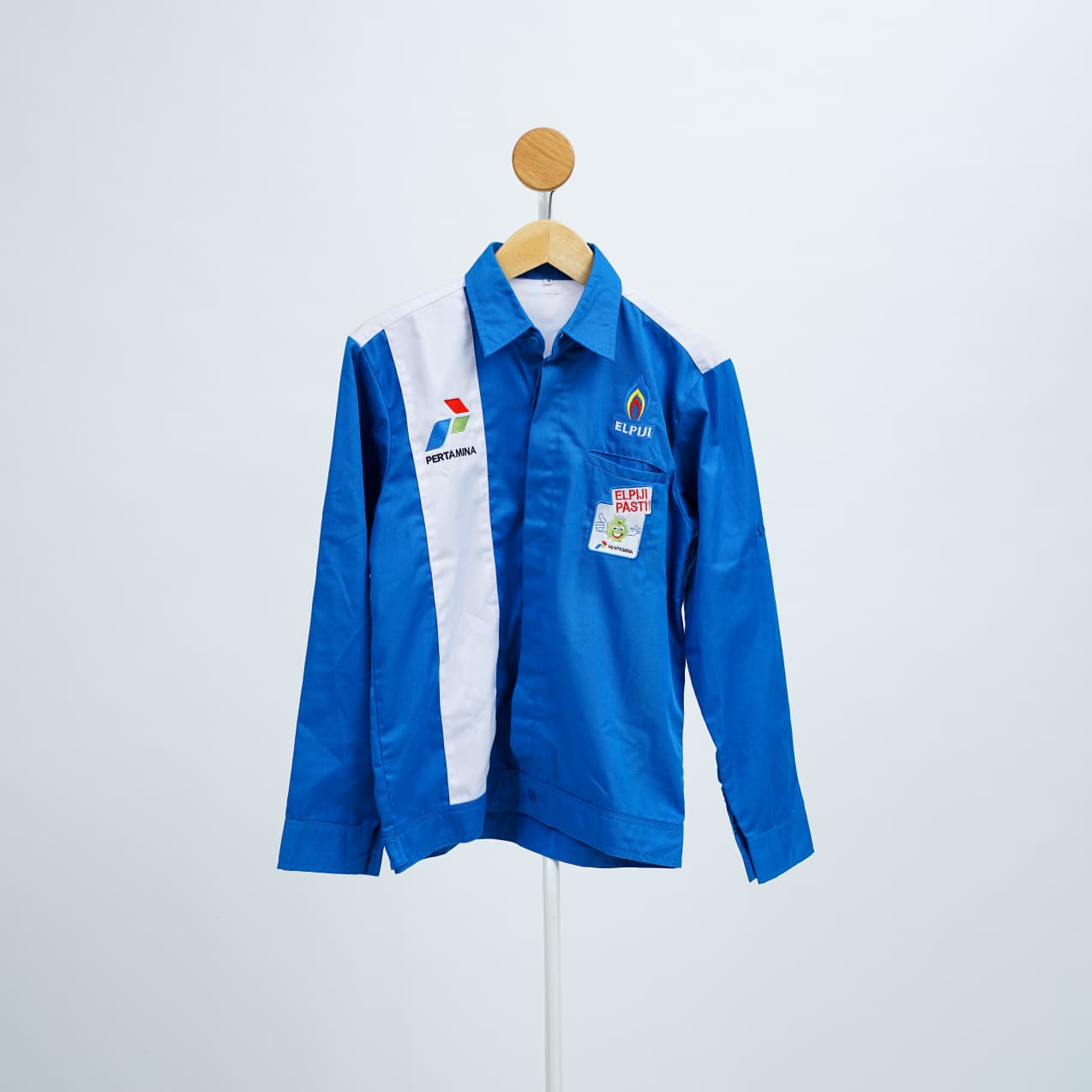 Kemeja Biru — Pertamina/ELPIJI